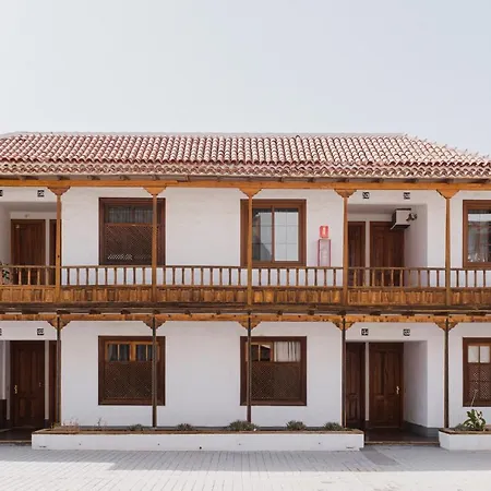 The Cliff Apartments Apartament
