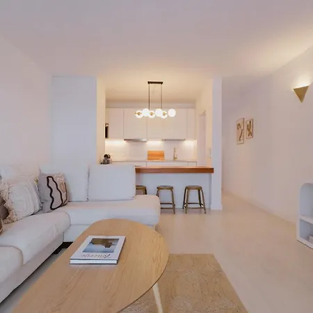 The Cliff Apartments * 아칸티라도